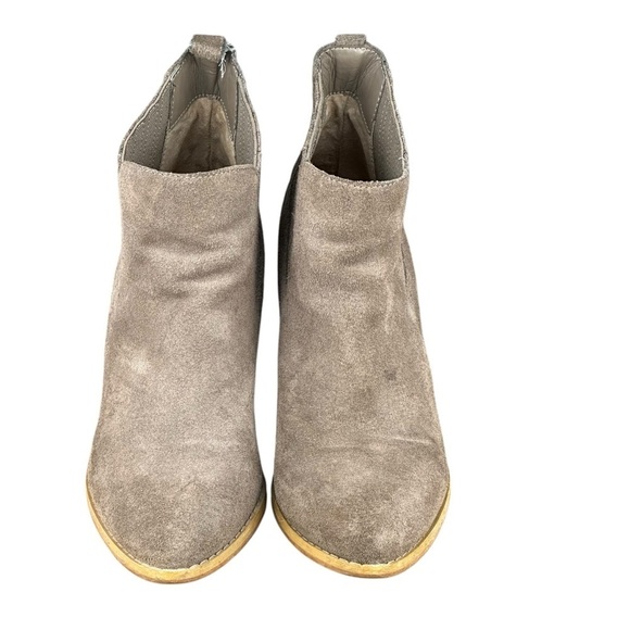 Amelia Grace booties 7M leather upper 2 1/2" heel beige color - Picture 4 of 13